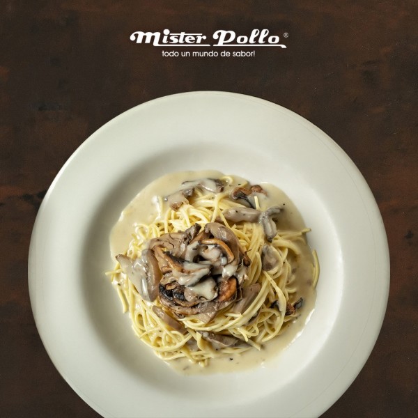 SPAGUETTI CON CHAMPIÑONES