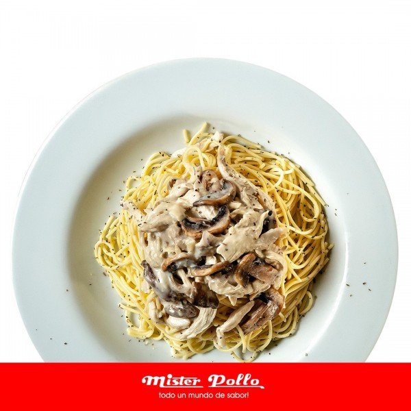 SPAGUETTI CON POLLO Y CHAMPIÑONES